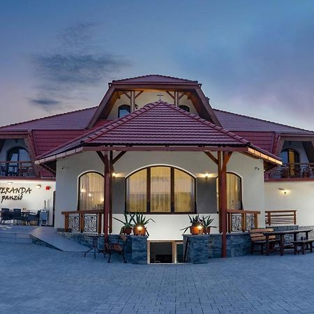 Veranda Panzio Remetea  Экстерьер фото