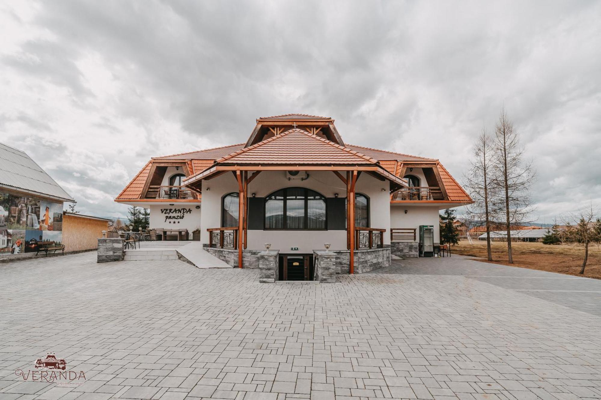 Veranda Panzio Remetea  Экстерьер фото